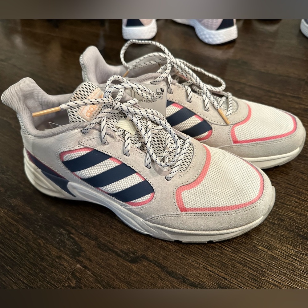 Adidas womens 9.5 cloud foam comfort sneaker NEW UNWORN